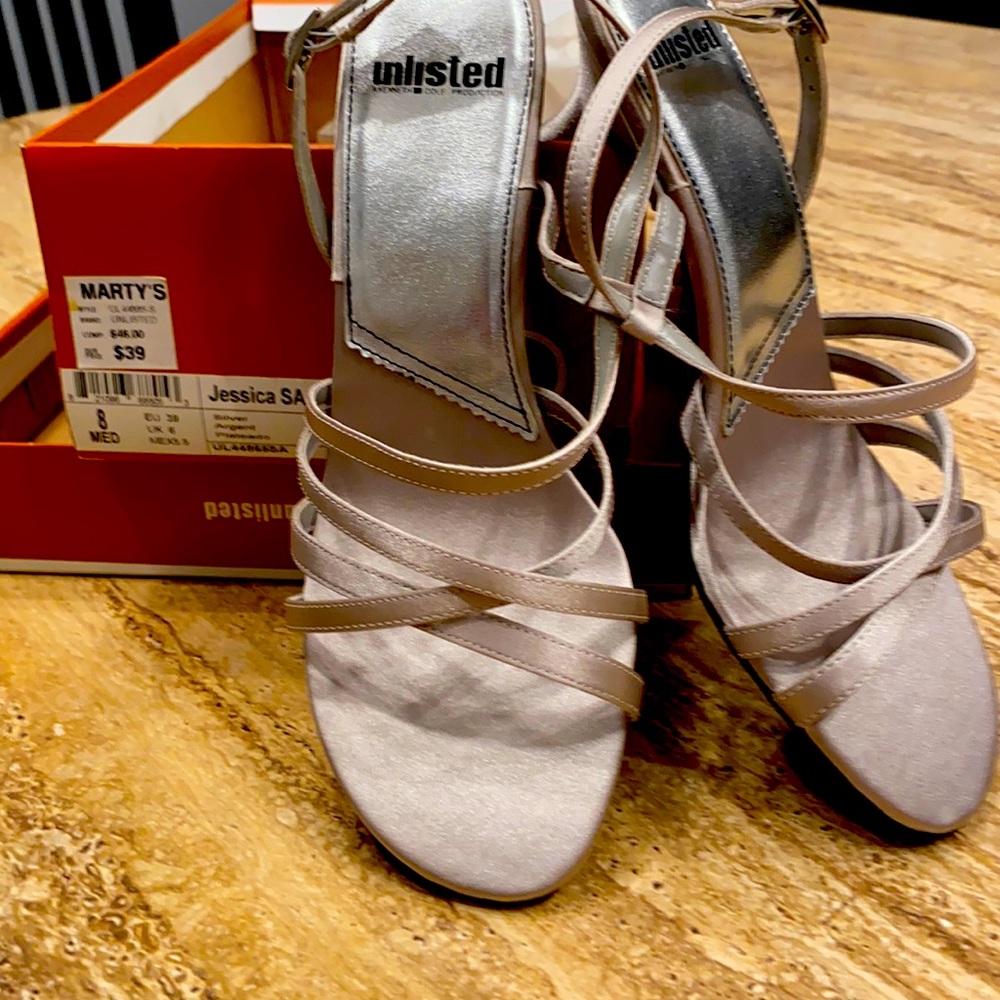 NWT Kenneth Cole unlisted silver kid heels